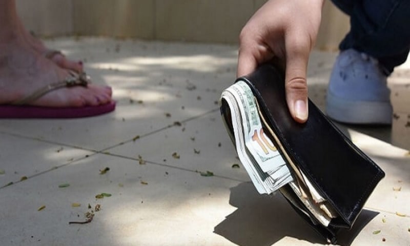 mơ nhặt được tiền