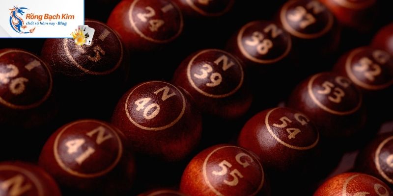 Người chơi xây dàn dựa vào cầu chạm